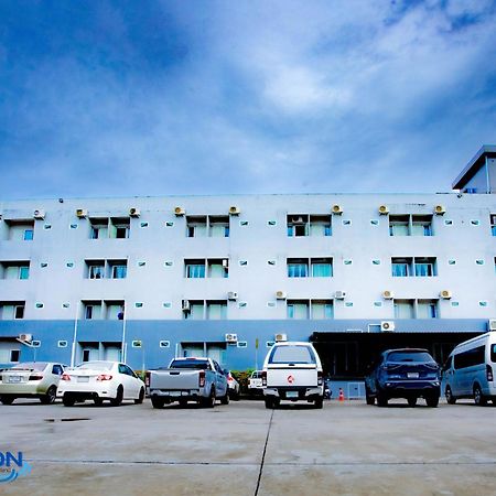 Horizon Hotel Surat Thani Extérieur photo