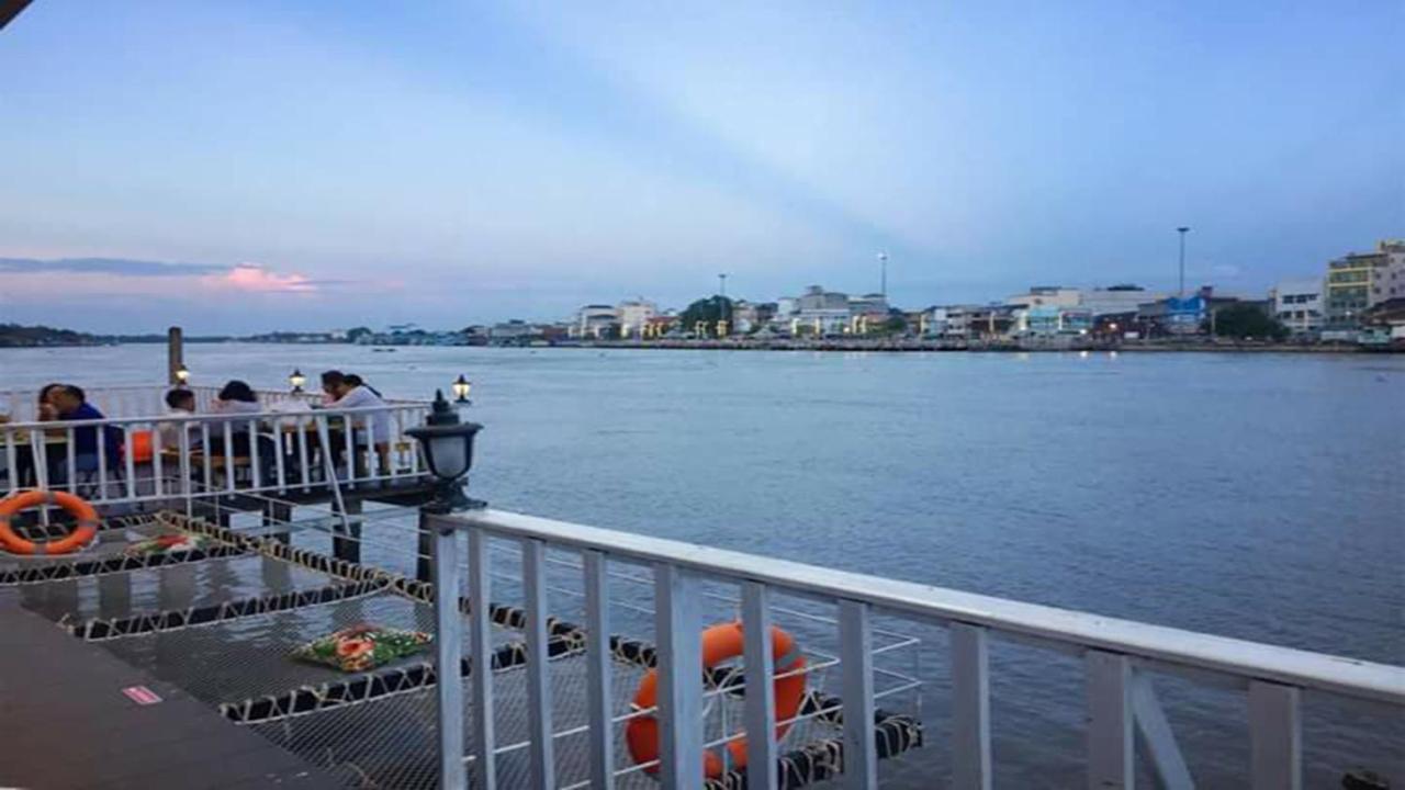 Horizon Hotel Surat Thani Extérieur photo