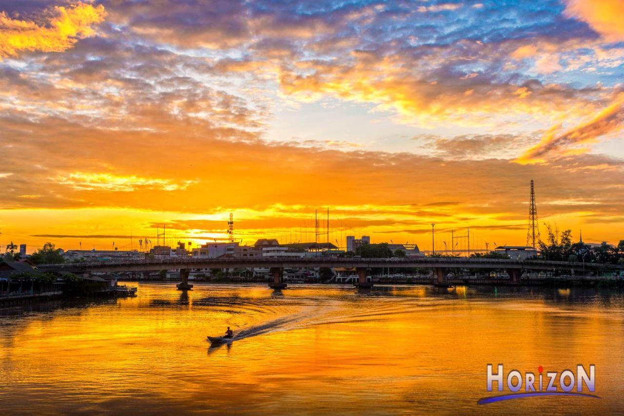 Horizon Hotel Surat Thani Extérieur photo