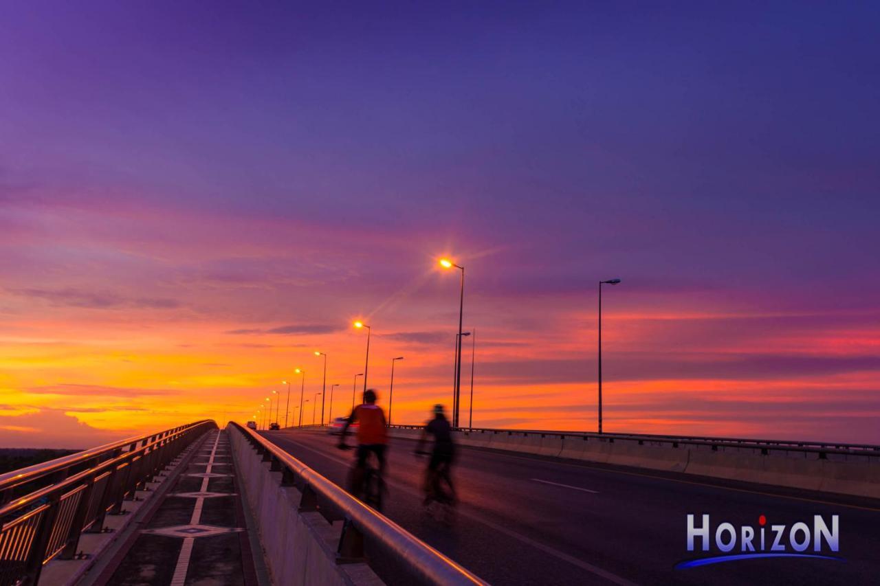 Horizon Hotel Surat Thani Extérieur photo